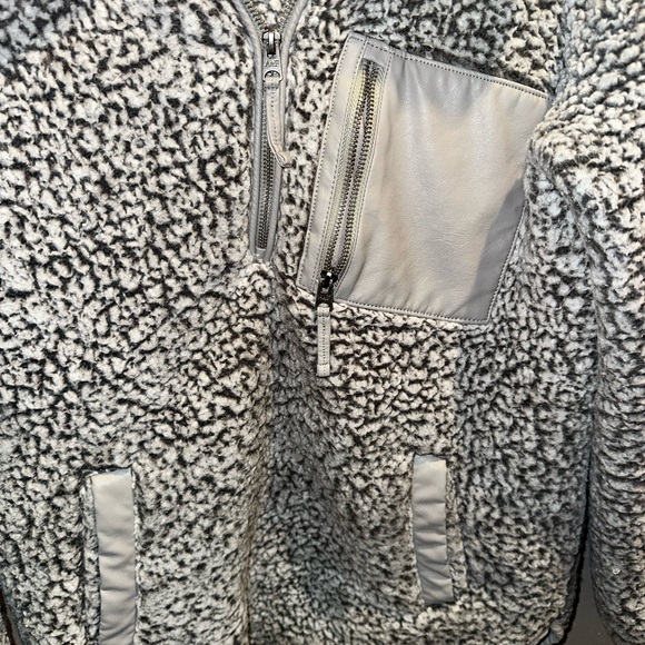Abercrombie & Fitch Soft Gray Sherpa Jacket - Picture 2 of 5